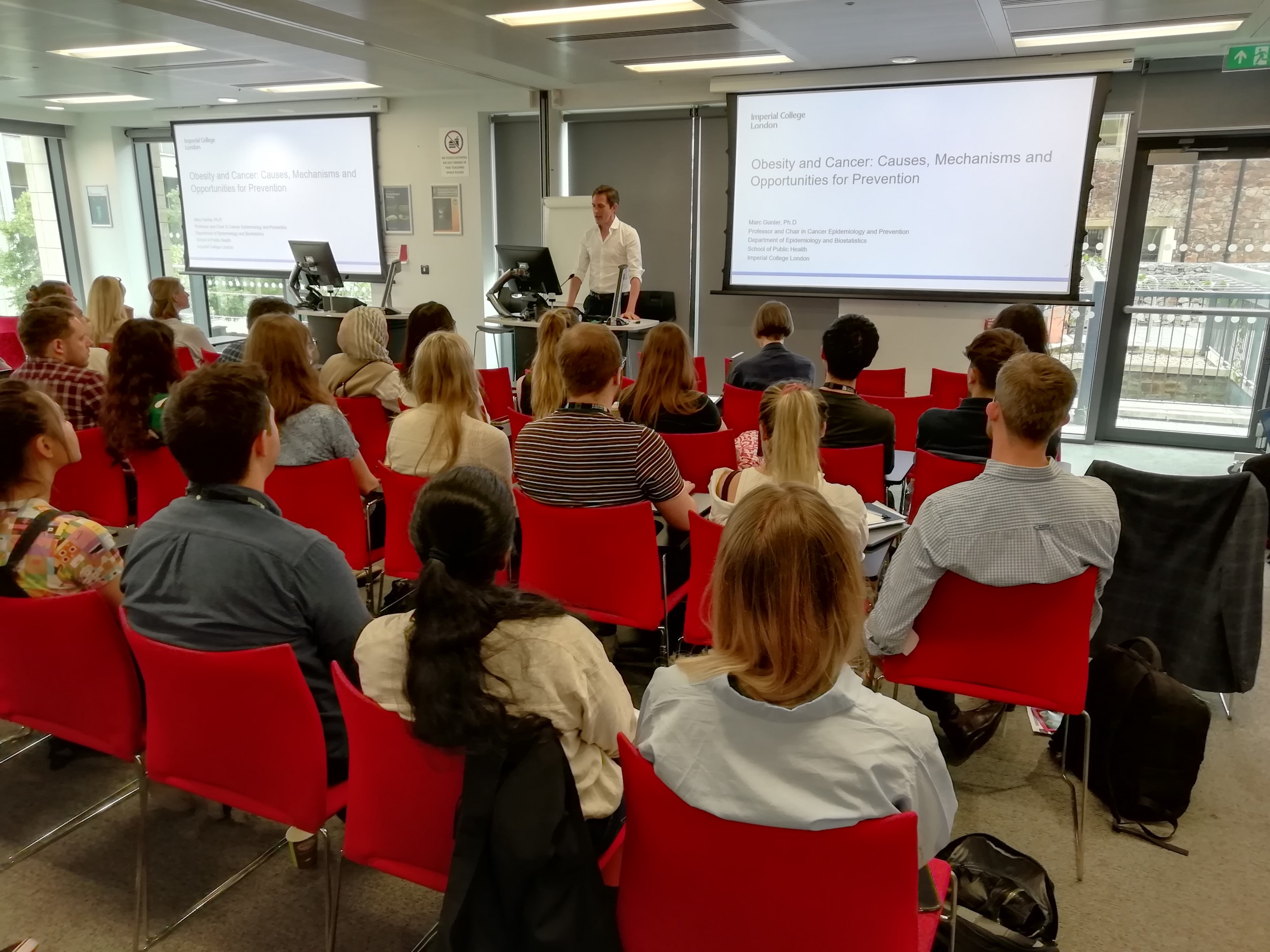 Marc Gunter presenting at the Bristol Cancer ECR symposium